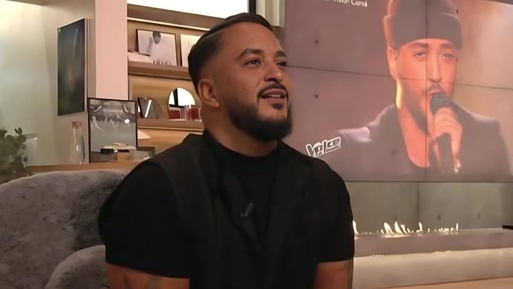 Avec Slimane, "ce n'est pas simple" : révélations sur son frère qui travaille pour lui