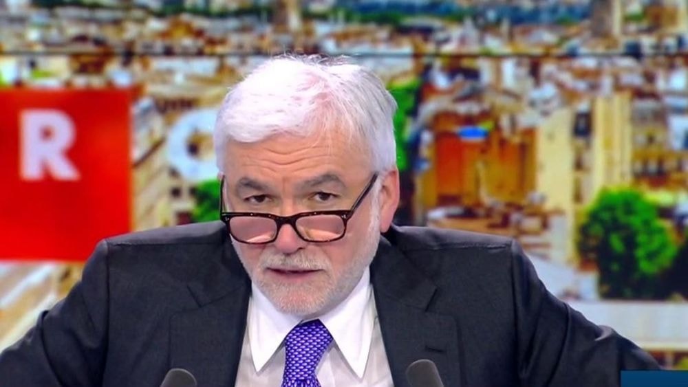 Pascal Praud : "L’Algérie est un pays et un régime abominable", un "bras de fer" en plein direct sur CNews