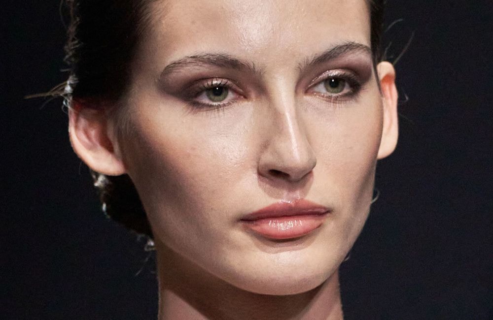 Maquillage : l’astuce infaillible pour un teint parfait du matin au soir