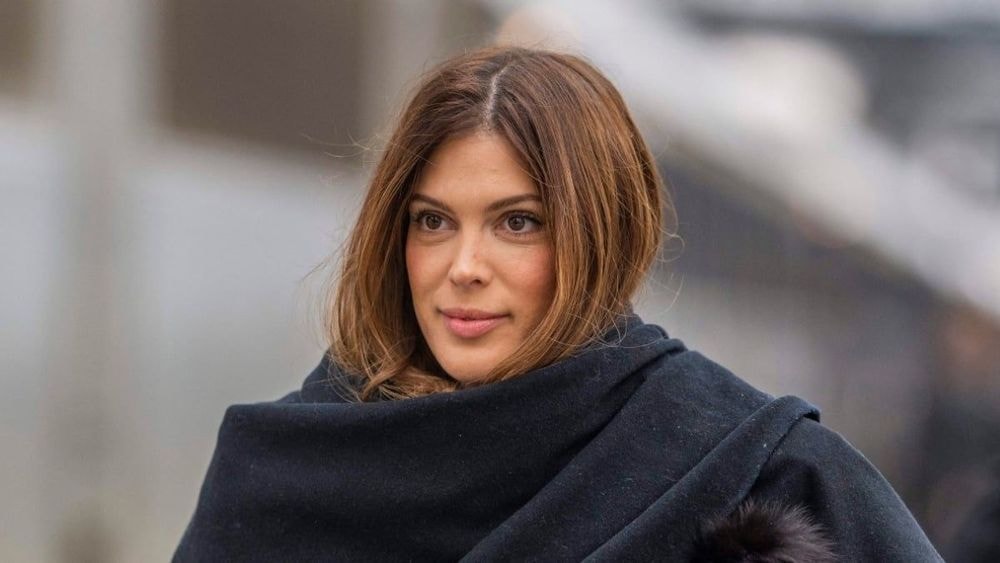 Iris Mittenaere : "ne réveillez pas les vieux démons", l'ex-Miss France recadre vertement des critiques sur son physique