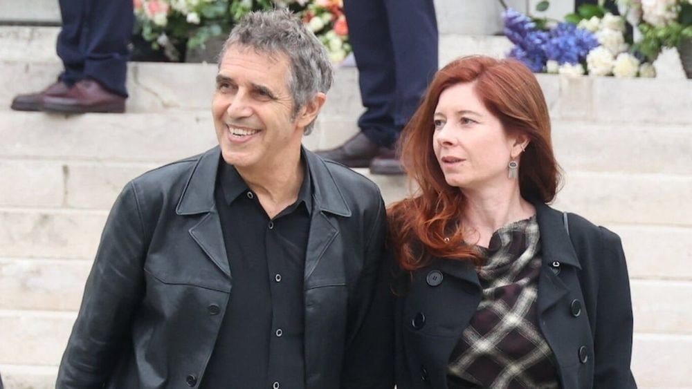 Julien Clerc (78 ans) : "Le cœur et le sexe…", son couple avec Hélène, 30 ans plus jeune, évoqué sans pudeur