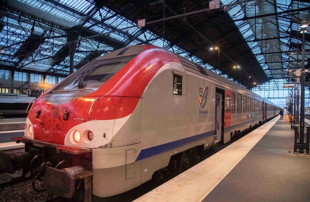 Un enfant de six ans violemment frappé par sa mère dans le TGV, la femme placée en garde à vue