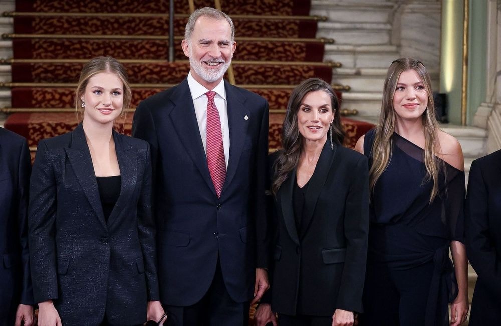 La reine Letizia et ses filles Leonor et Sofia brillent en looks noirs parfaitement coordonnés
