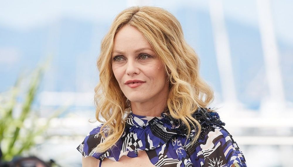 Incognito à Paris, le fils de Vanessa Paradis grillé en service dans un restaurant : "C'était un bon employé"