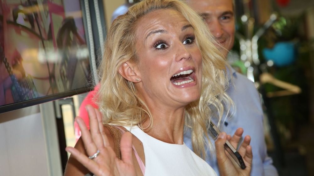 "C'est l'ENFER !" : Elodie Gossuin, 42 ans, sans tabou sur sa ménopause, "J'ai pris 5Kg et tout dans le bide"