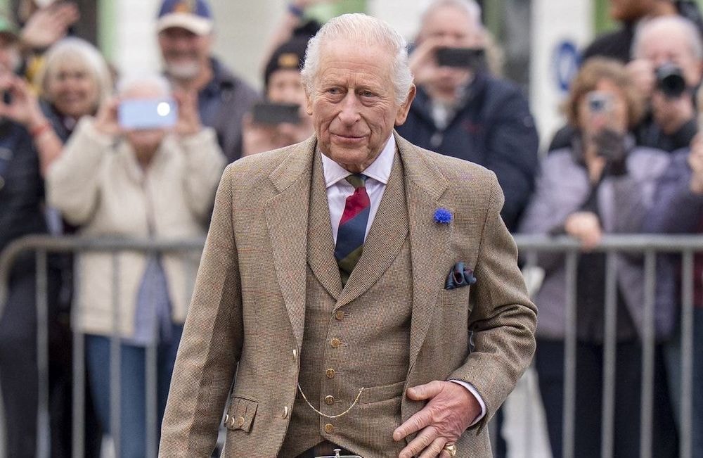 Charles III : tout sourire, son frère Edward retrouve Albert et Charlène de Monaco sur le Rocher