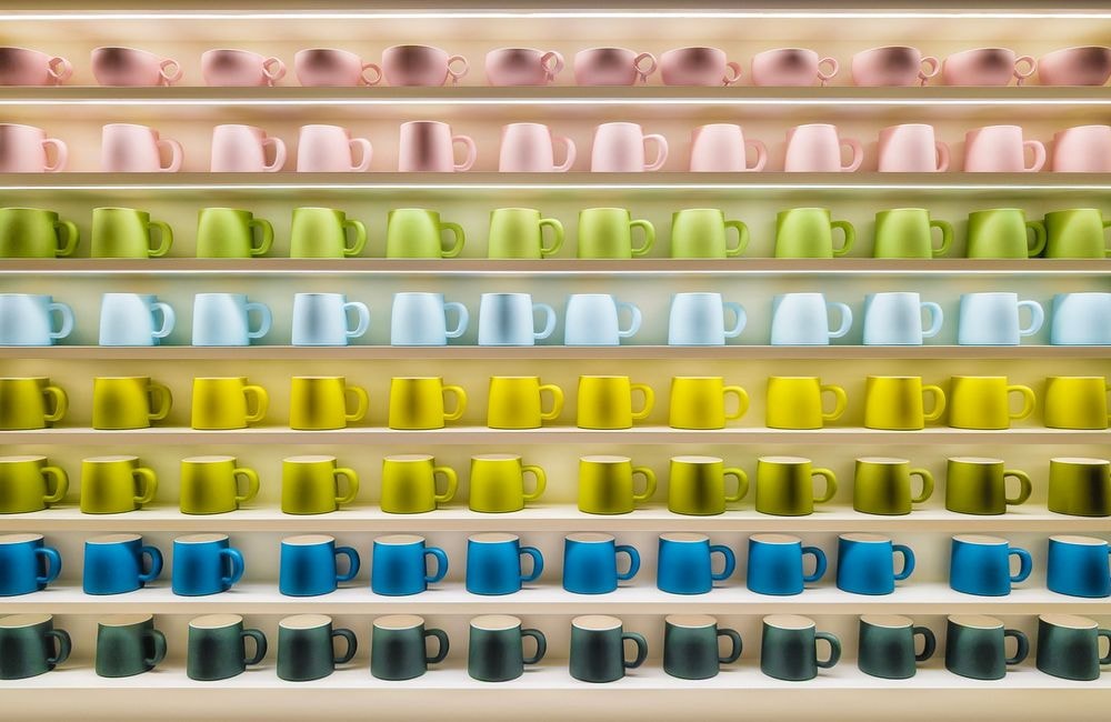 La « rainbow method », la tendance qui va mettre de l’ordre et de la couleur dans notre intérieur