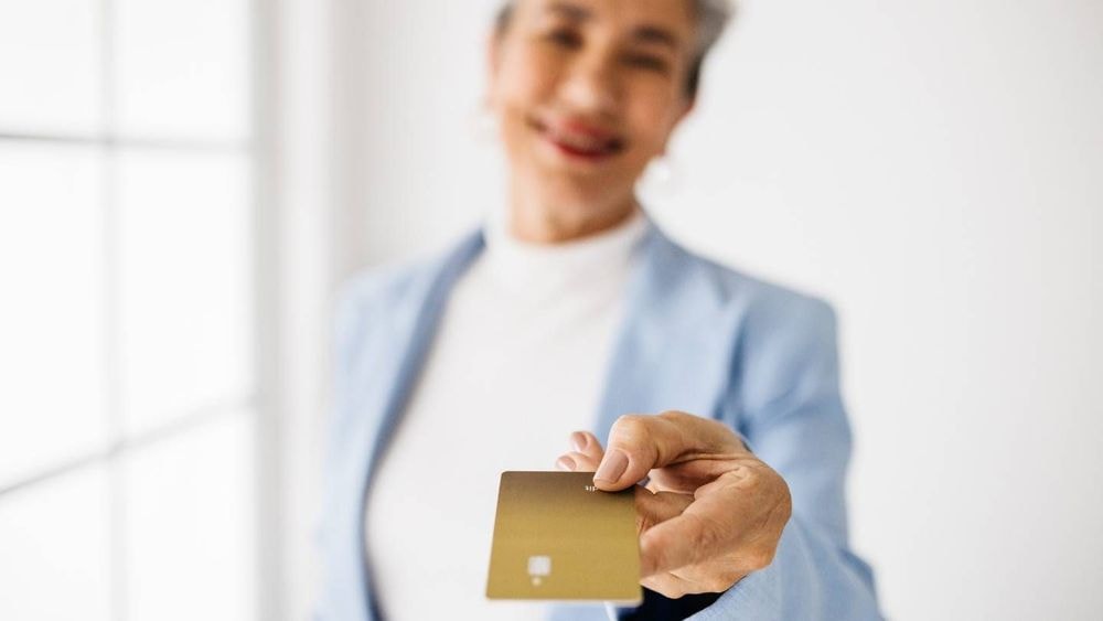 Une carte bancaire gold gratuite ? C'est possible seulement dans cette banque en ligne