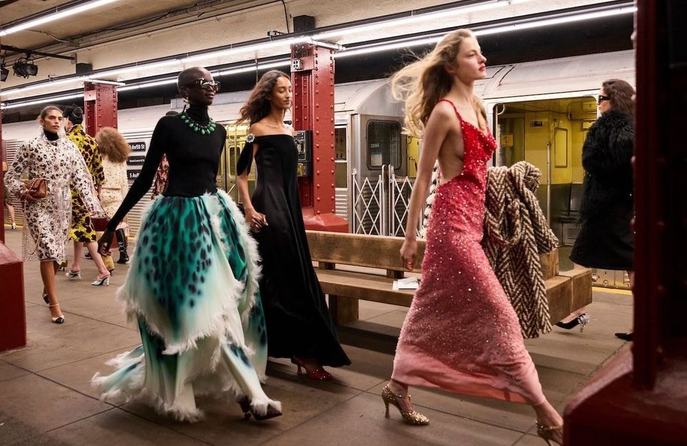 Qui sont les meilleurs designers de l’année 2025 selon les professionnels de la mode ?