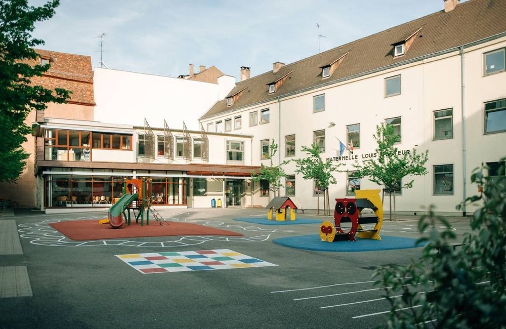 #Metoo école : à Paris, des femmes dénoncent des violences sexuelles commises par leur instituteur de CM2