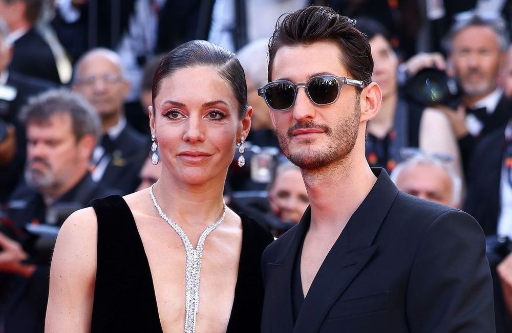 Pierre Niney se confie sur son couple avec Natasha Andrews : « Nous avons eu des hauts et des bas »