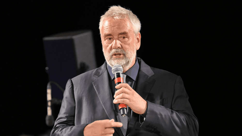 “Deux-trois fois dans le coma” : révélations glaçantes de Luc Besson sur son état de santé