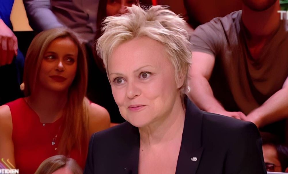 Muriel Robin, montée jusqu’à 100 kilos, révèle l'aliment qu'elle a banni pour maigrir : "Je l’ai enlevé de ma vie"