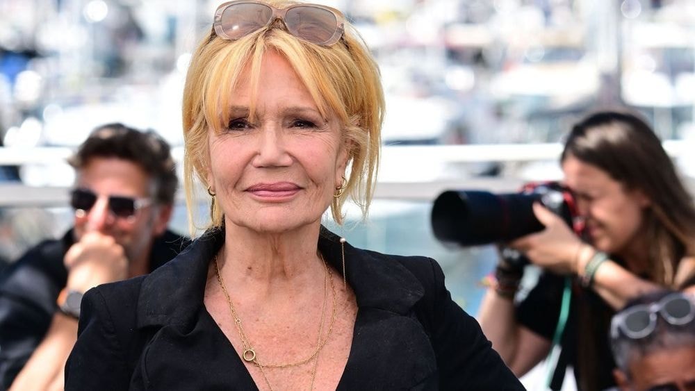 “La solitude, ça peut être bien” : Clémentine Célarié explique sa décision surprenante lors de l’annonce de son cancer