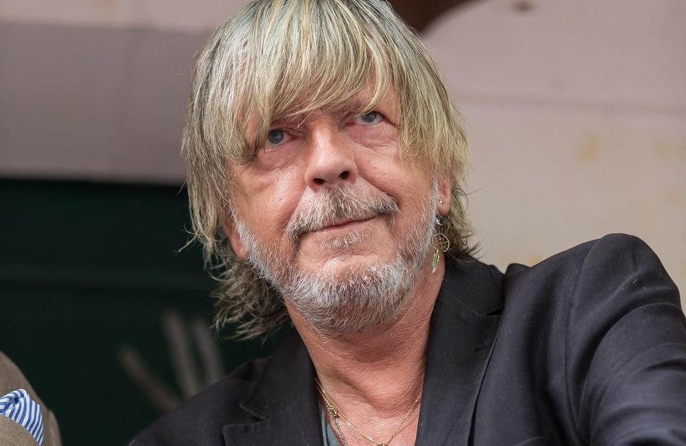 Renaud : Dominique, Lolita et Romane, les femmes de sa vie