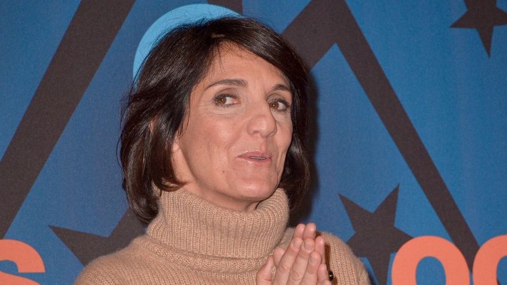 Florence Foresti décomplexée à 52 ans : "Je pourrais me balader en string dans la rue qu'on ne m'emmerderait pas"
