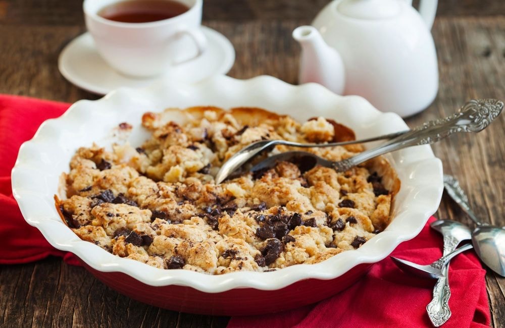 La recette super simple de crumble poires-chocolat de Cyril Lignac prête en 15 minutes