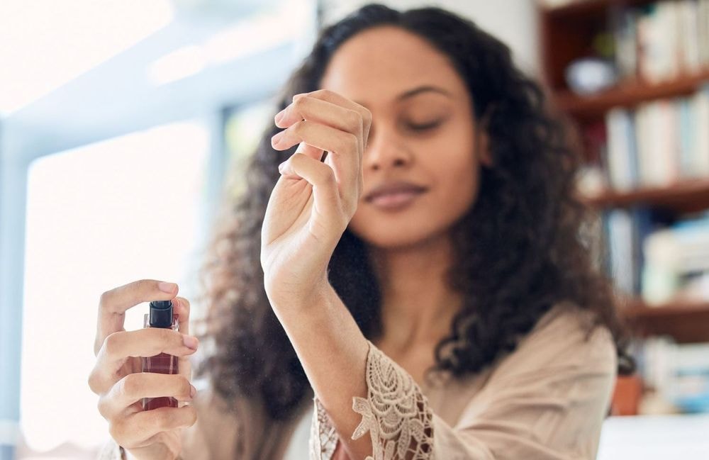 Parfum, crème, brume… pourquoi nos produits de beauté se mettent à la pistache ?