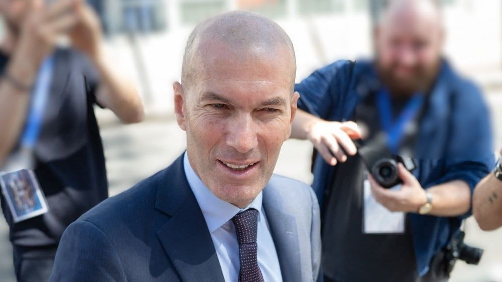Marcello Lippi choqué : "Zidane jouait au foot à 23h avec ses copains algériens"