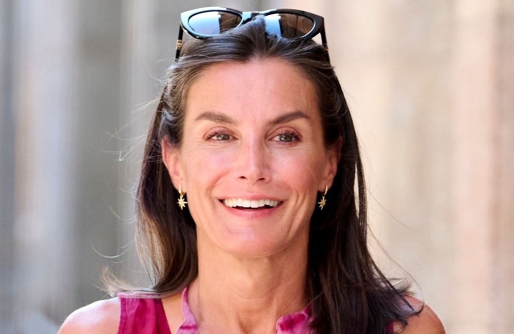 Canicule : on s’inspire de la coiffure anti-chaleur de la reine d’Espagne