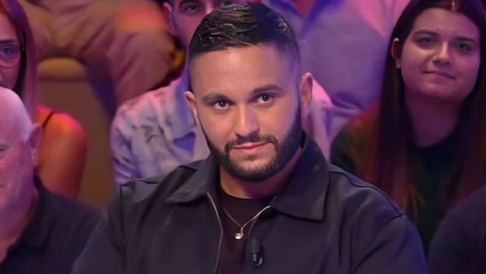 Malik Bentalha (35) et Angèle, ce couple qu'on n'a pas vu venir : "La vie a fait qu'aujourd'hui...", Bouquet en mains, sa drôle de proposition