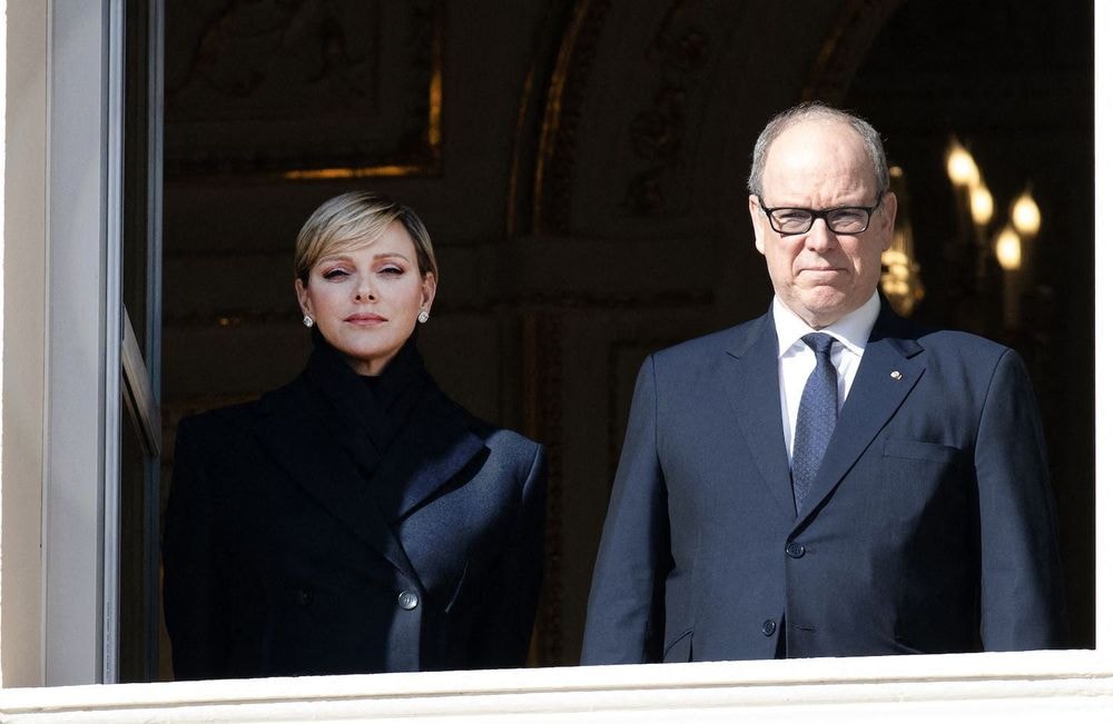 Albert de Monaco fête ses 66 ans : bain de foule en famille et gâteau XXL pour l’occasion
