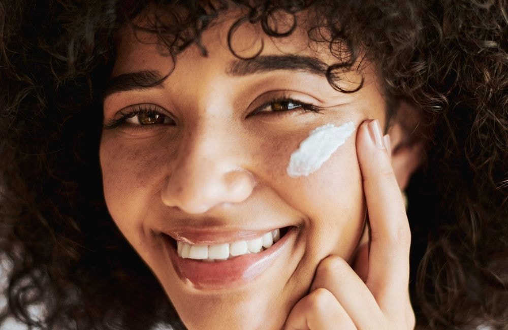 Neuro-cosmétique : les soins pour la peau soignent-ils vraiment la santé mentale ?
