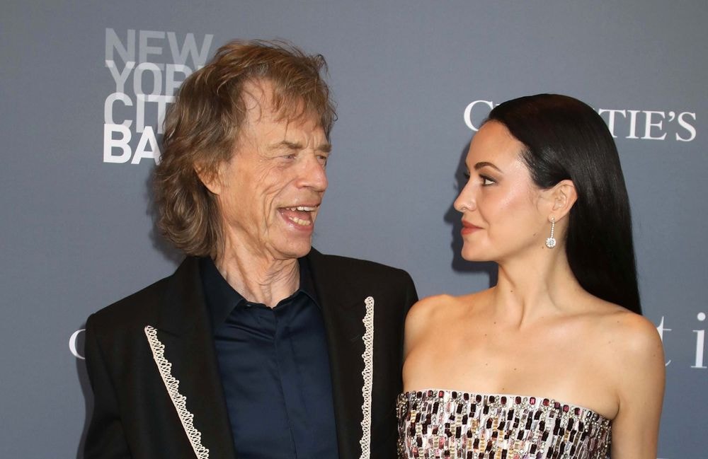 Mick Jagger : sa compagne Melanie Hamrick dévoile un rare cliché en famille pour les 83 ans du chanteur