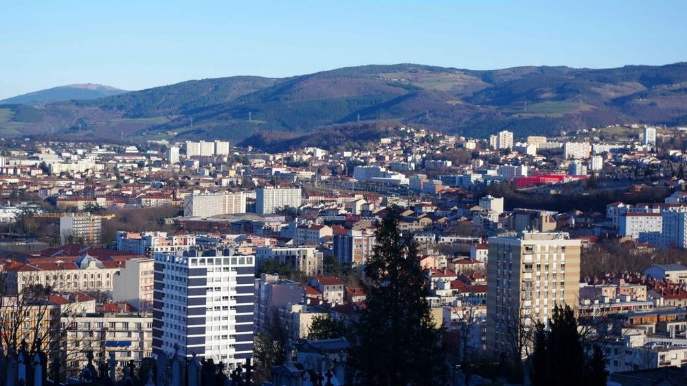 Immobilier à Saint-Étienne : découvrez les prix à l'achat et à la location en juin 2026
