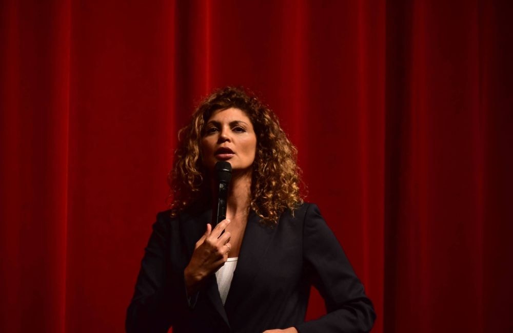 Nawell Madani accusée d’avoir donné un « coup de pied dans le thorax » à un enfant de 6 ans