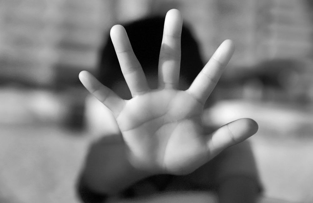 Inceste : des années de combat d'une mère contre le système judiciaire pour protéger sa fille