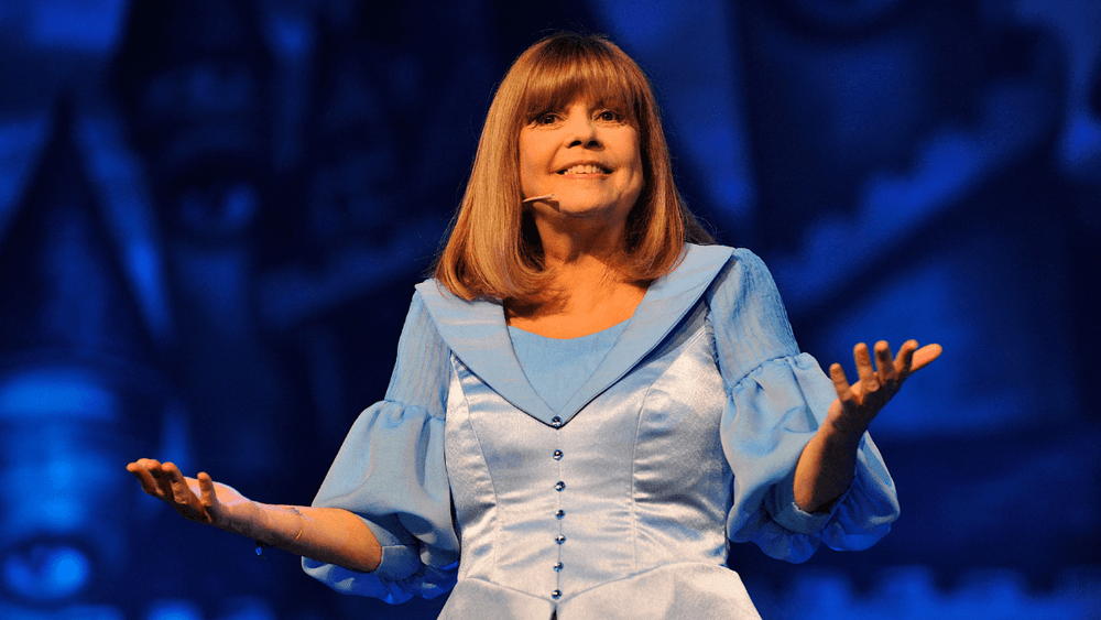 "Dans le lit, je me..." : l'anecdote crue de Chantal Goya (82 ans) laisse sans voix