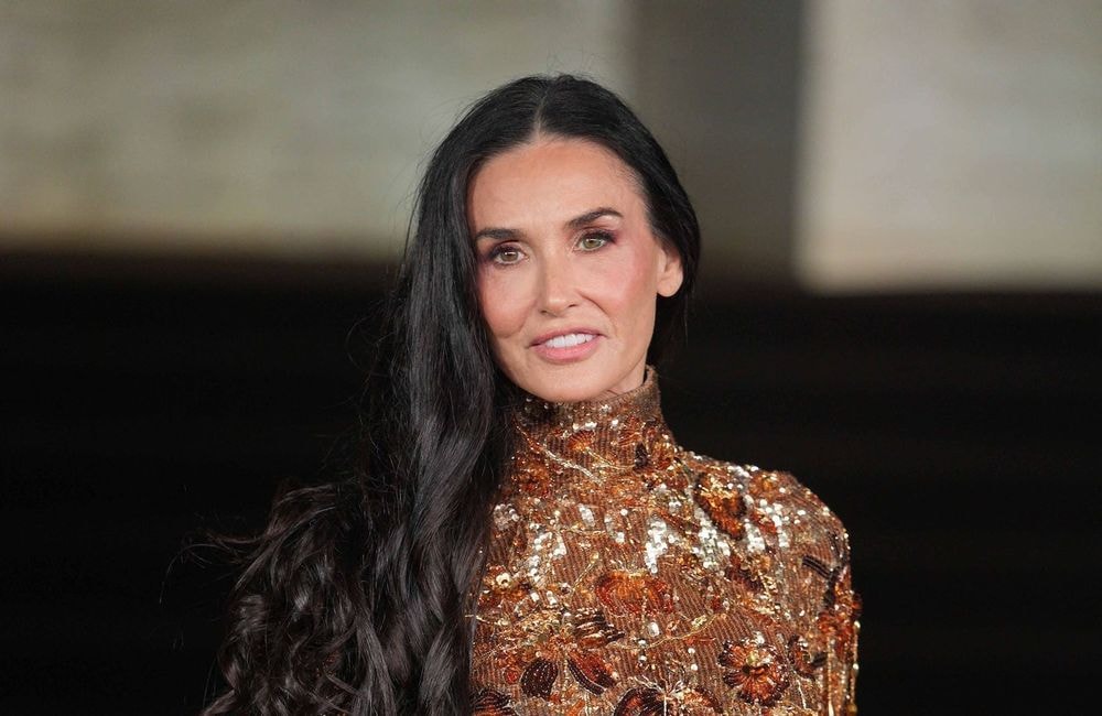 À 62 ans, Demi Moore ressuscite sa frange culte des années 90