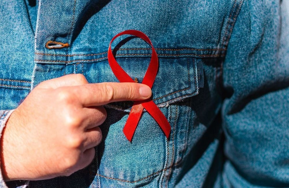 Sérophobie : près d’1 Français sur 7 est mal à l’aise à l’idée de côtoyer une personne séropositive