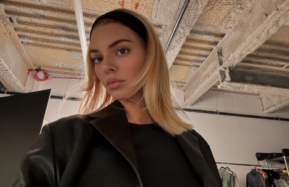 Transformée, Kendall Jenner adopte le carré long blond (et c’est canon !)