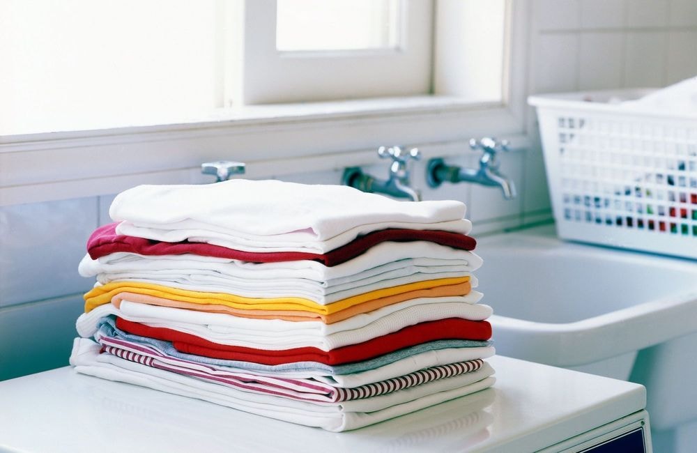 Faut-il vraiment laver ses vêtements neufs avant de les porter ?