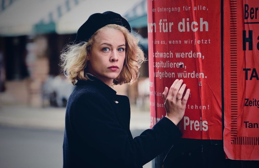 « Stella, une vie allemande » : l’histoire vraie de Stella Goldschlag, délatrice juive au service des nazis
