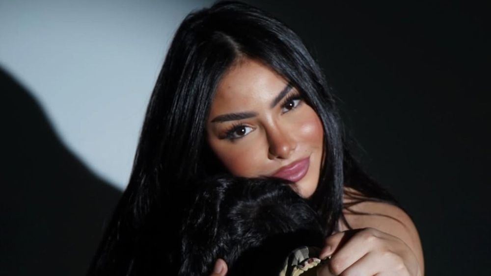 "Le plus beau secret de ma vie..." : Maeva Ghennam bientôt maman, elle annonce être enceinte de son premier enfant !