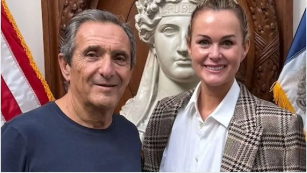 Laeticia Hallyday et son compagnon Serge Varsano passent à la vitesse supérieure : ils ont choisi cette ville pour emménager ensemble