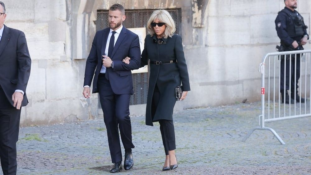 Obsèques de Nathalie Baye : la première dame Brigitte Macron également était présente, l'émotion au rendez-vous