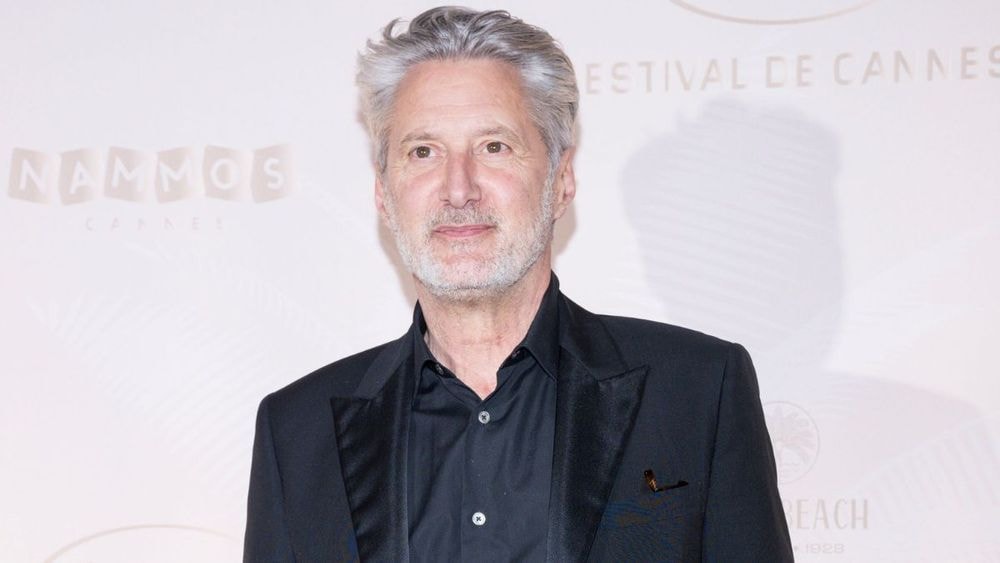 Antoine de Caunes (71 ans) résigné face à la mort : “On ne me dira pas quand je dois partir”