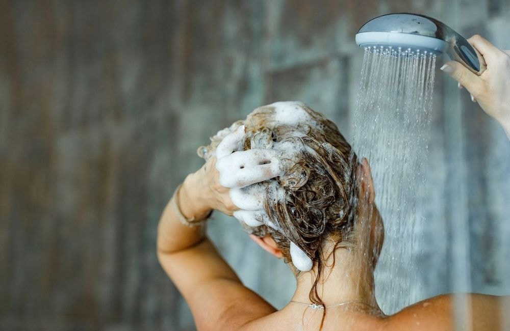 Le test infaillible sous la douche pour savoir si vos cheveux sont bien lavés