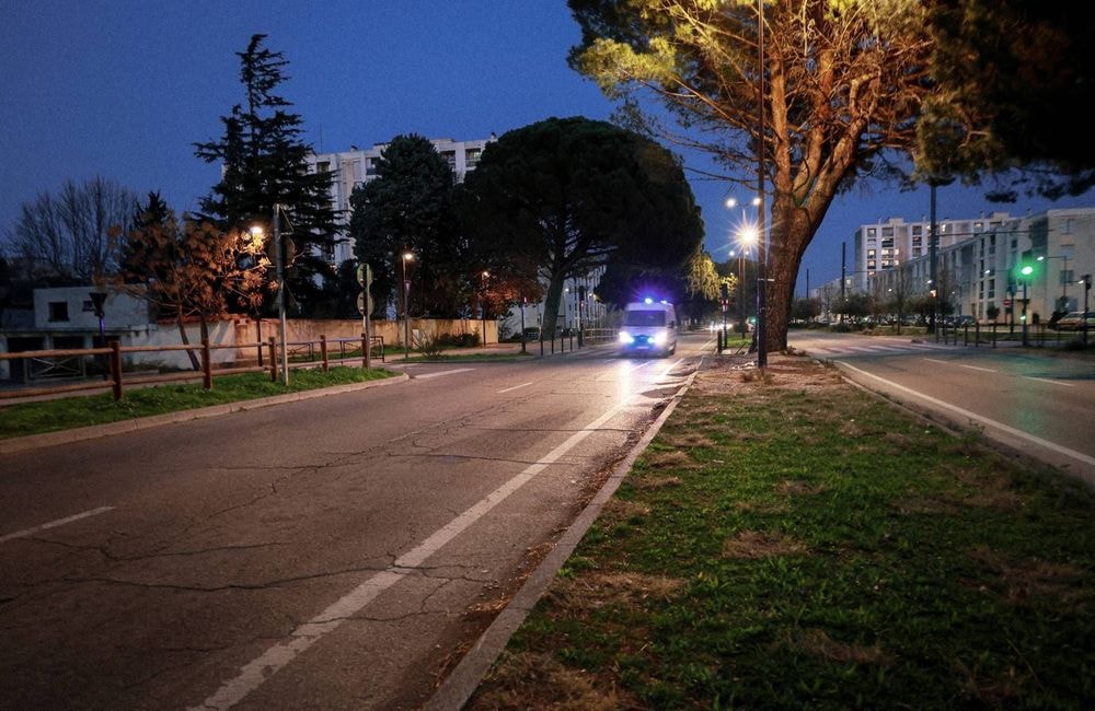 À Avignon, une femme de 37 ans meurt égorgée par son conjoint devant ses enfants