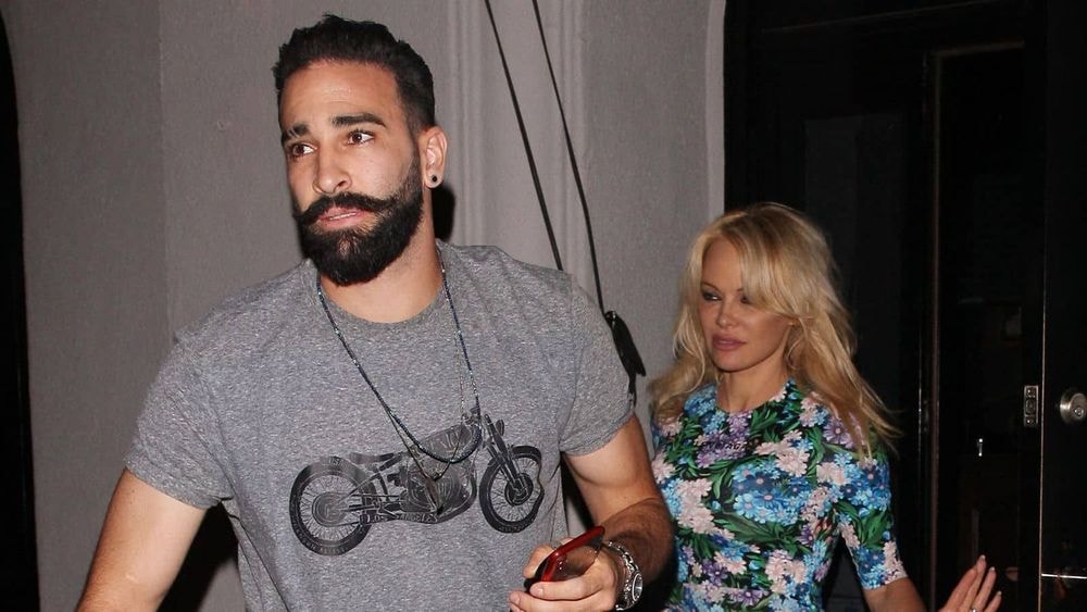 "Elle avait mal réagi" : Adil Rami raconte "sa belle grosse engueulade" avec Pamela Anderson après la finale de la Coupe du monde en 2018