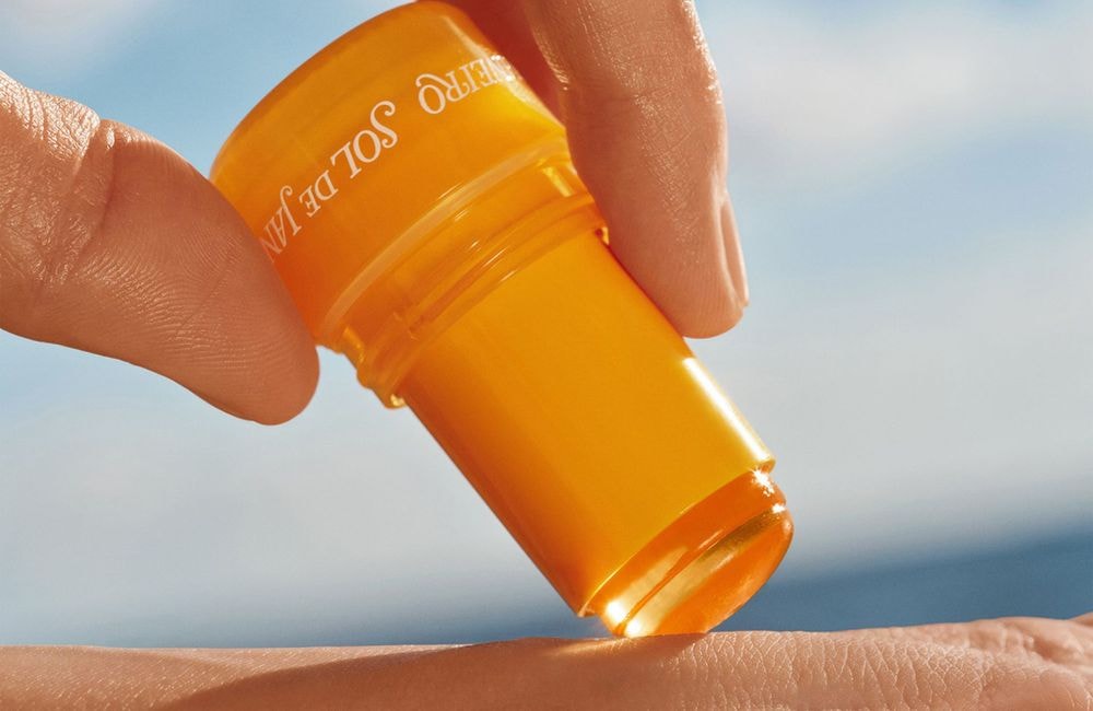 Le parfum en gelée : le nouveau geste beauté qui fait fureur sur les réseaux