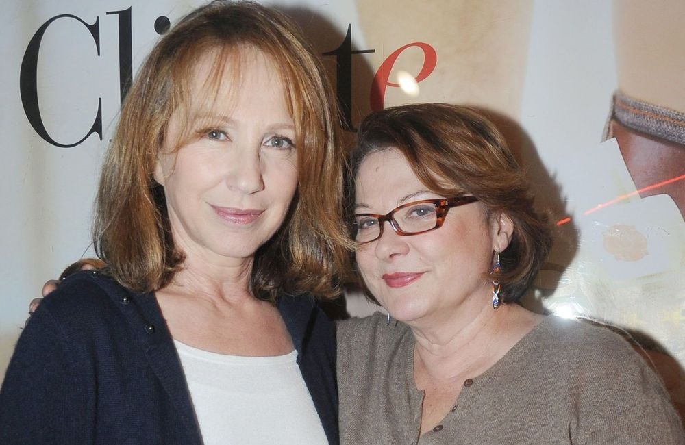 Josiane Balasko : la comédienne émue aux larmes en évoquant le décès de Nathalie Baye
