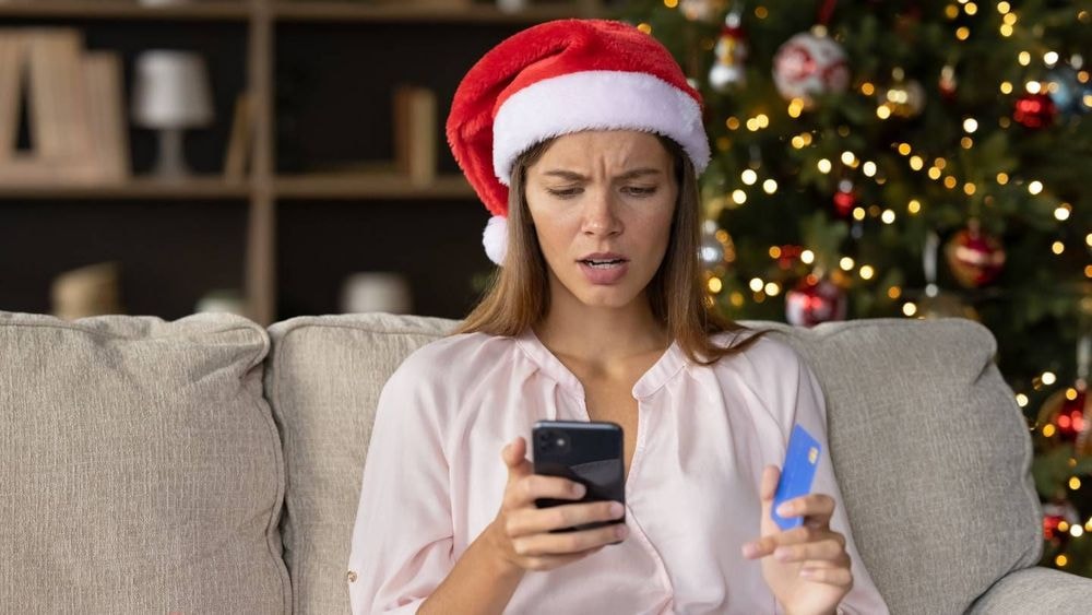 Mauvaises surprises pour la prime de Noël, assurances trop chères... Les 3 infos argent du jour