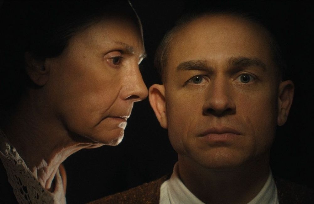 « Monstre » : la nouvelle bande-annonce de la série Netflix nous donne la chair de poule