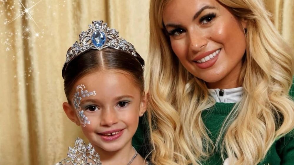 Carla Moreau : sa fête de Noël pour sa fille Ruby et ses amis fait polémique !