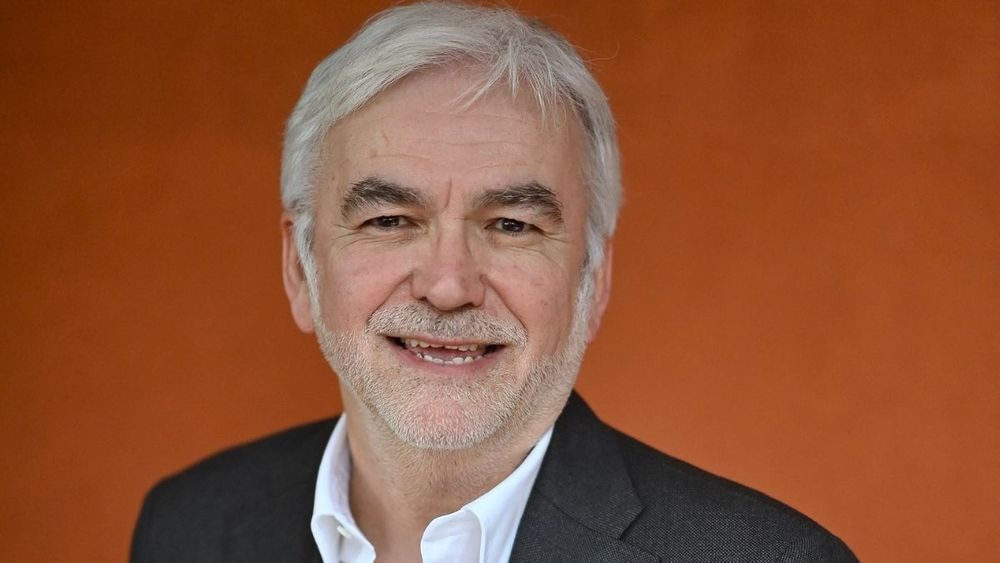 "Plutôt au centre", Pascal Praud désavoue les "extrêmes" et le RN : "Je n'ai pas envie de me diriger vers des pouvoirs radicaux"